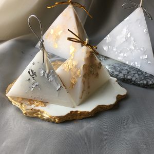 شمع هرمی ورق طلا و نقره